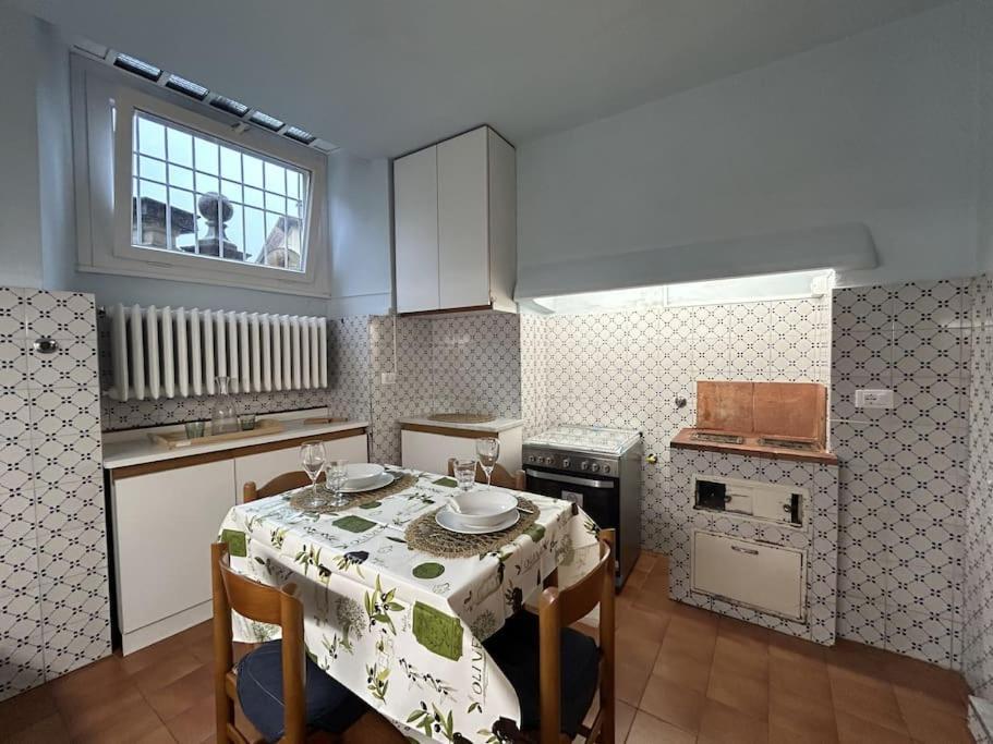 Residenza Storica In Palazzo Bruciato Apartamento